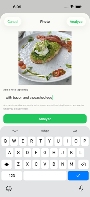 Photographing a meal and adding a note before analysis